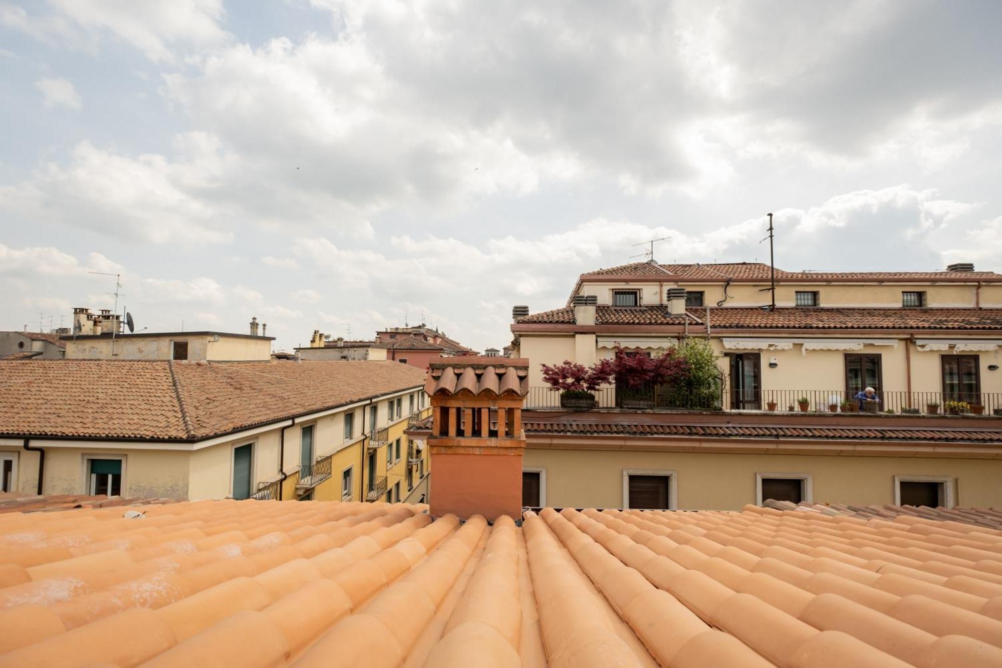 Appartamento Stella - Verona Centro ภายนอก รูปภาพ