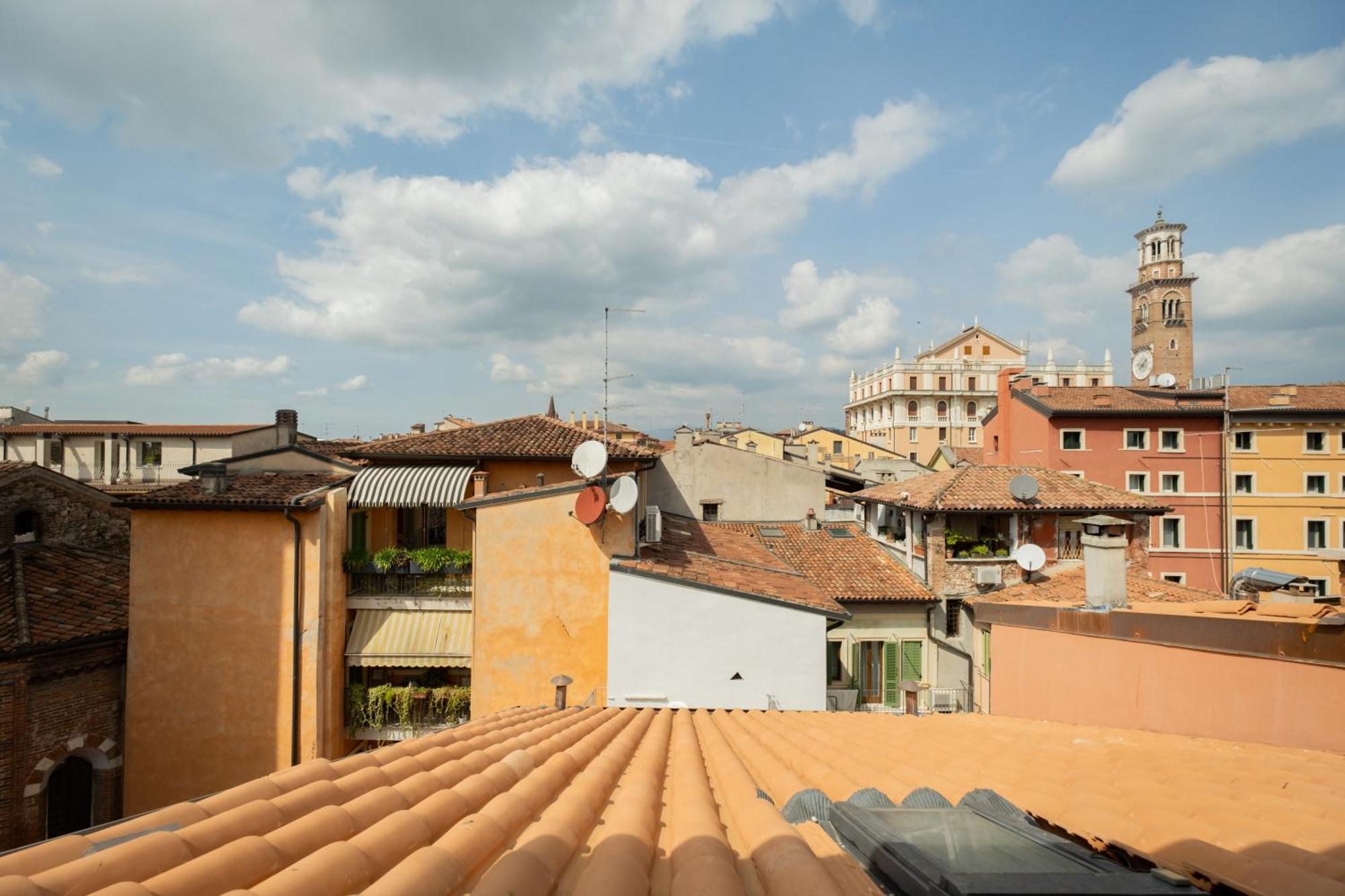 Appartamento Stella - Verona Centro ภายนอก รูปภาพ